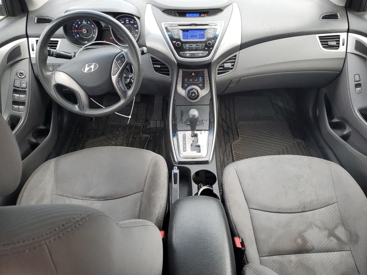 2013 Hyundai Elantra - Image 8