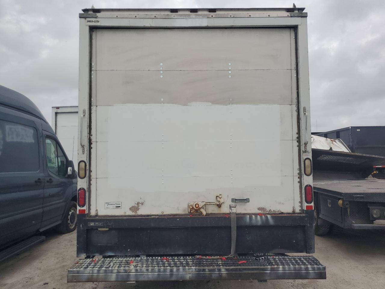 2013 Ford Econoline - Image 6