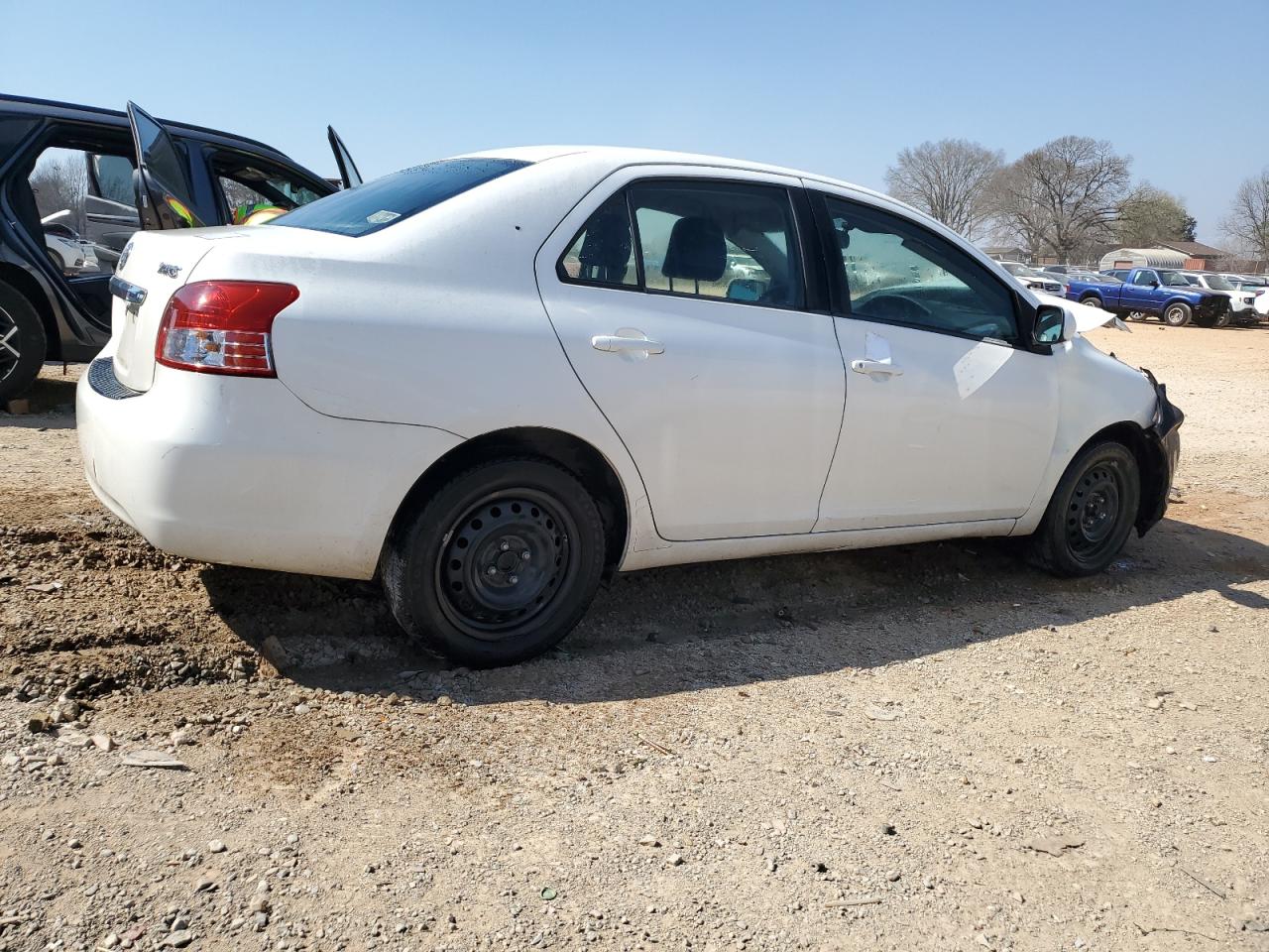 2010 Toyota Yaris - Image 3