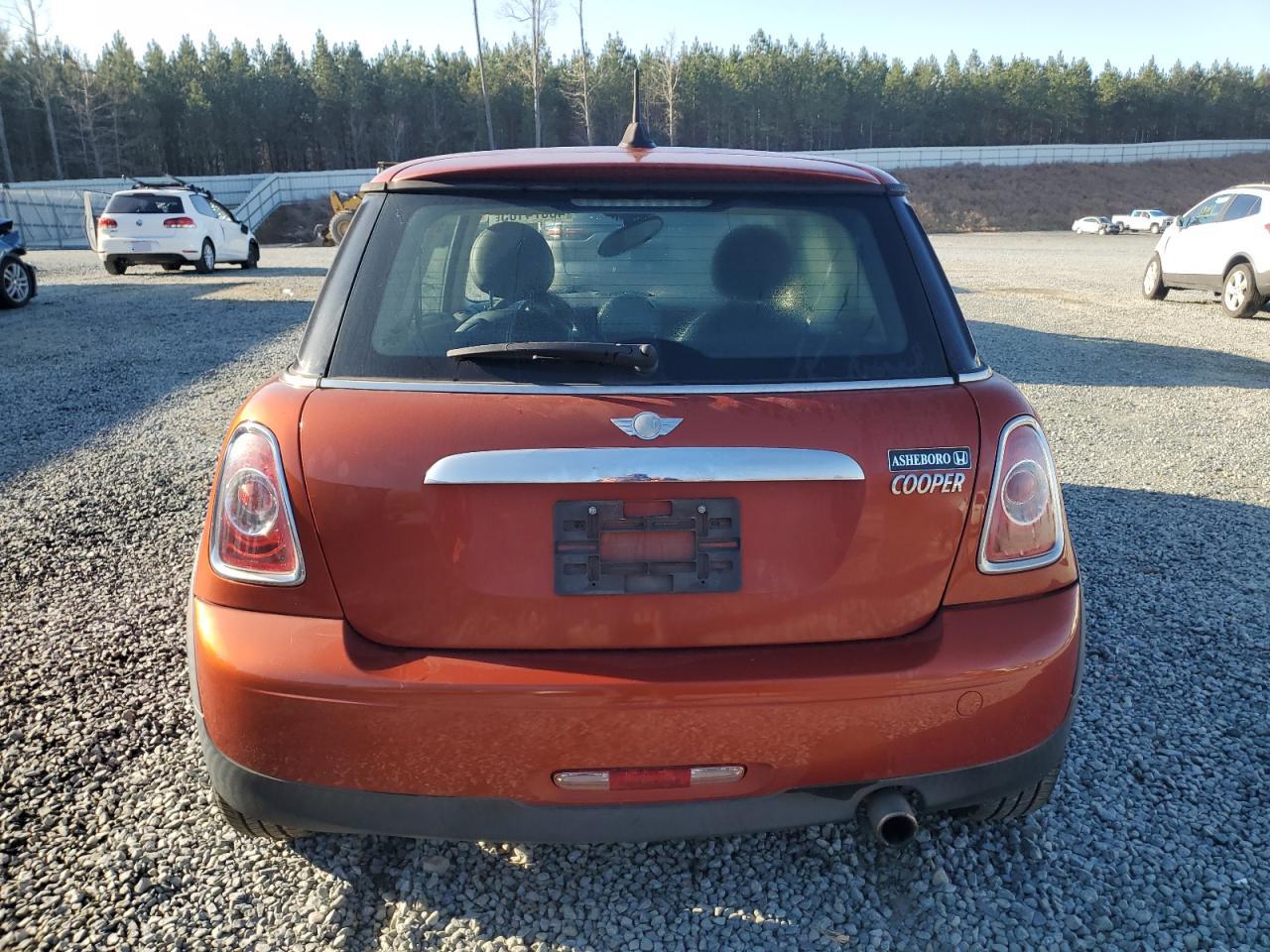 2011 MINI Cooper - Image 6