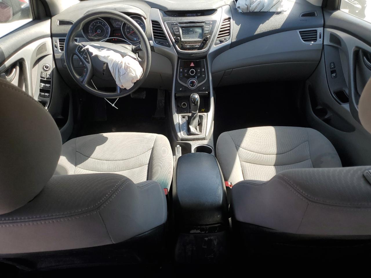 2014 Hyundai Elantra - Image 8