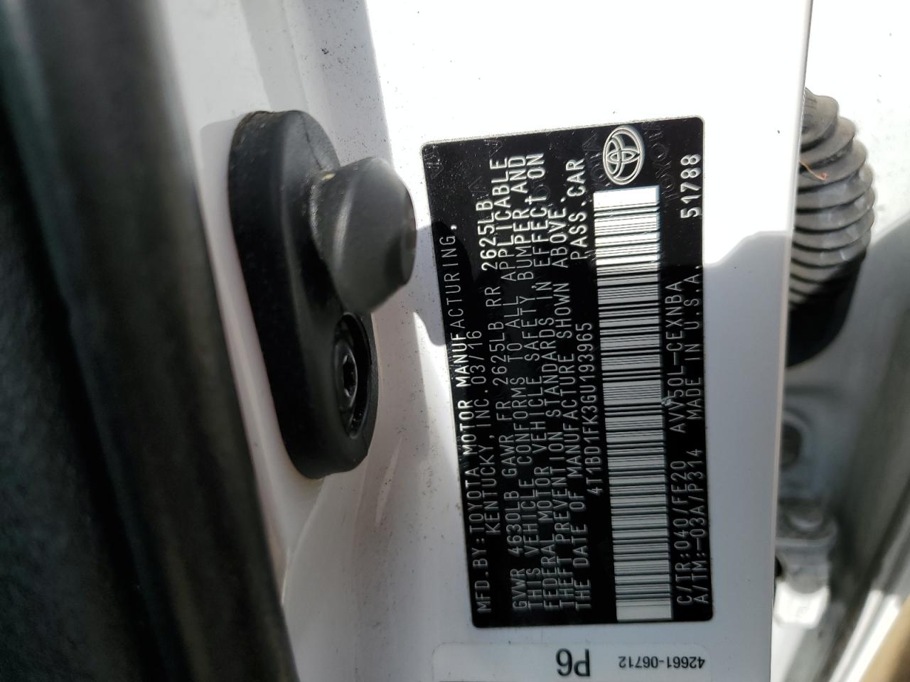 2016 Toyota Camry - Image 15