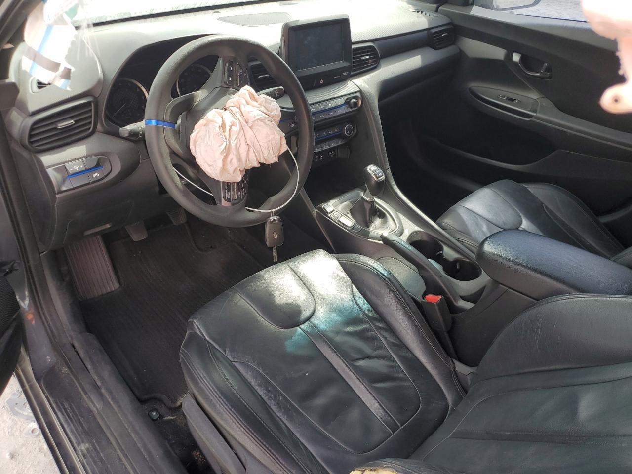 2019 Hyundai Veloster - Image 8