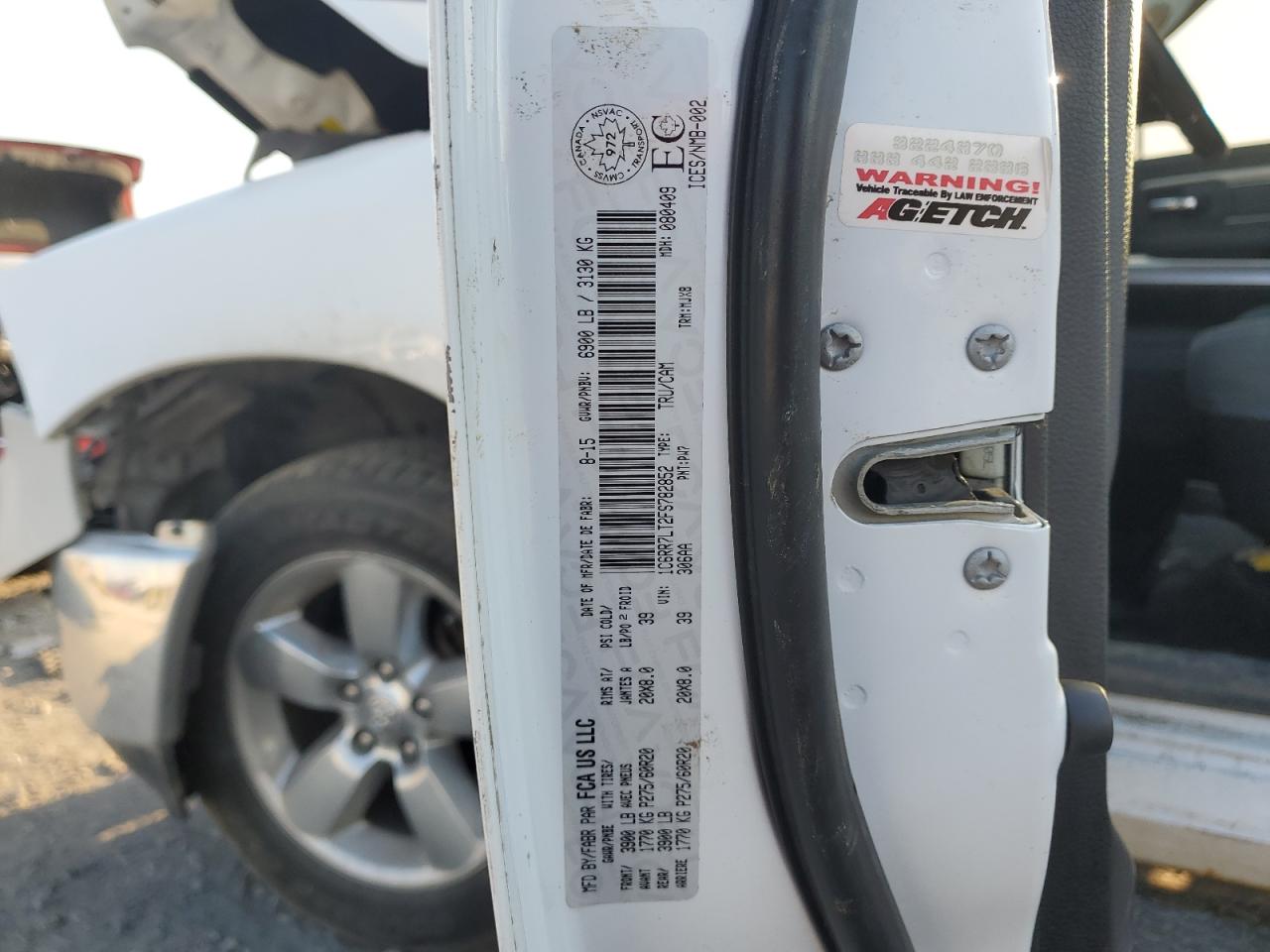 2015 RAM 1500 - Image 12