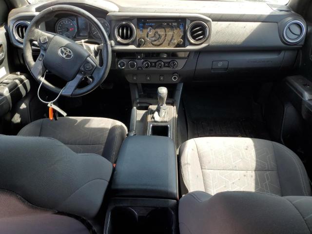  TOYOTA TACOMA 2017 Srebrny