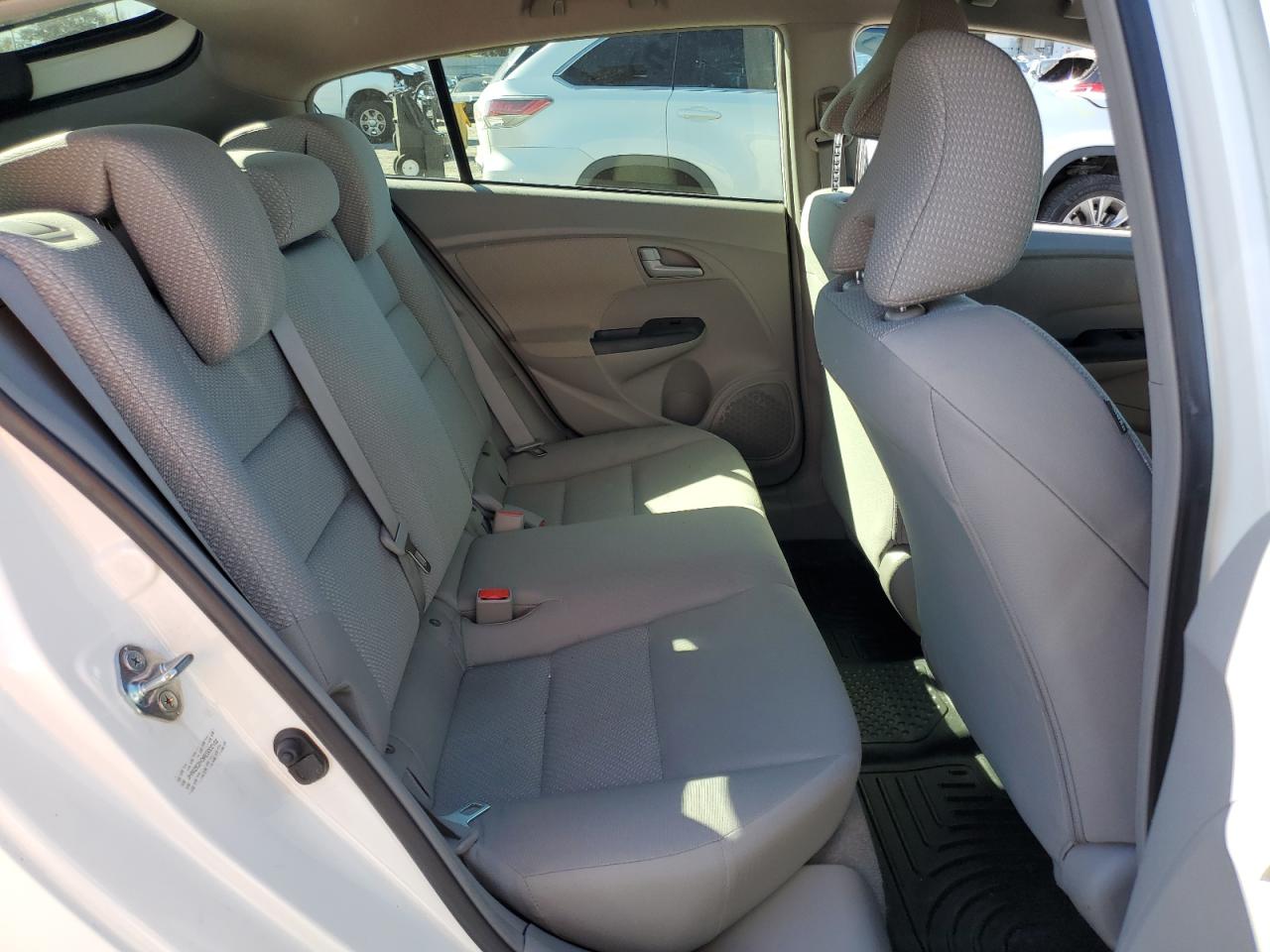 2014 Honda Insight - Image 10