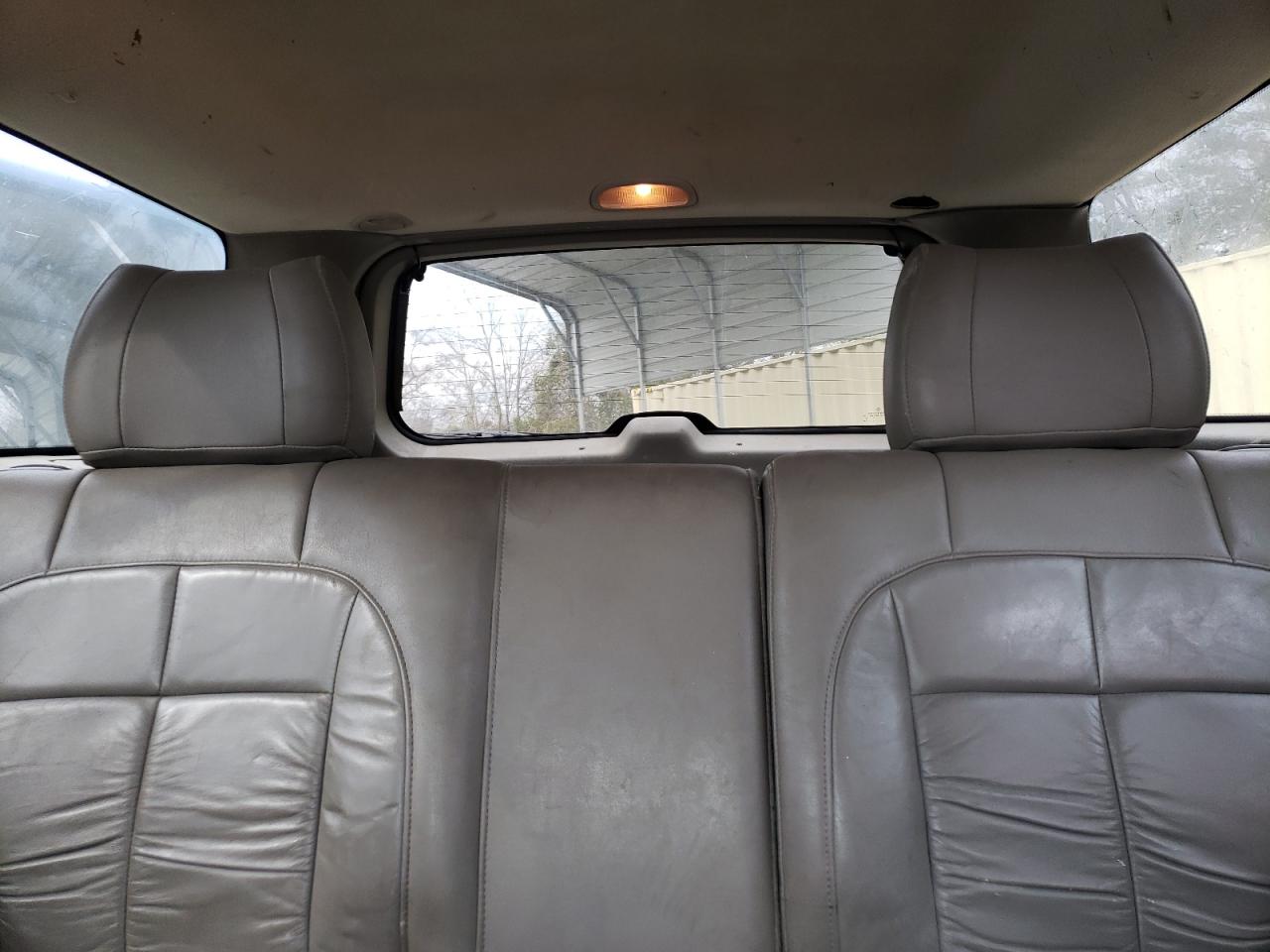 2004 Jeep Grand Cherokee - Image 10