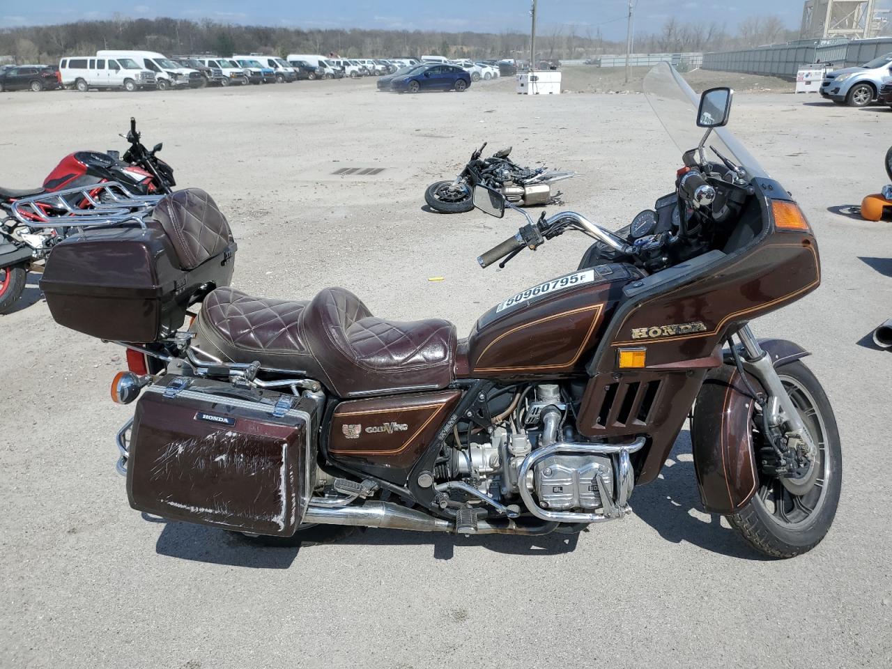 1983 Honda Gl1100 I for Sale in Kansas City, KS - Front End