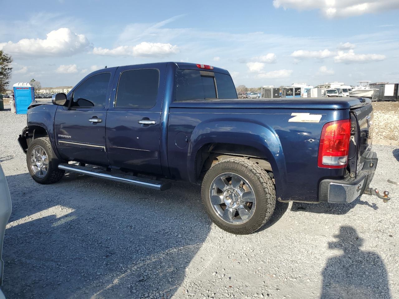 2011 GMC Sierra - Image 2