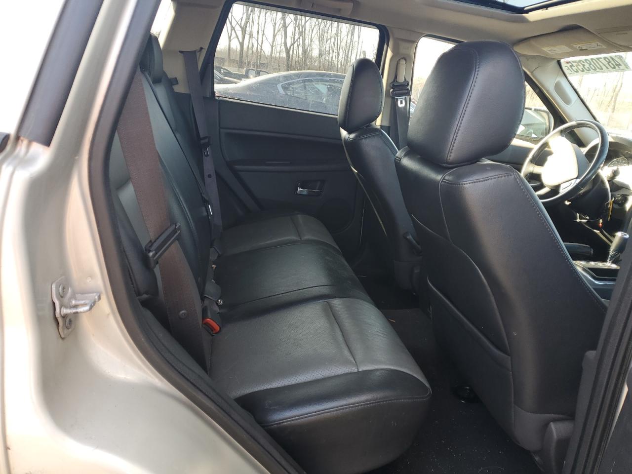 2009 Jeep Grand Cherokee - Image 11