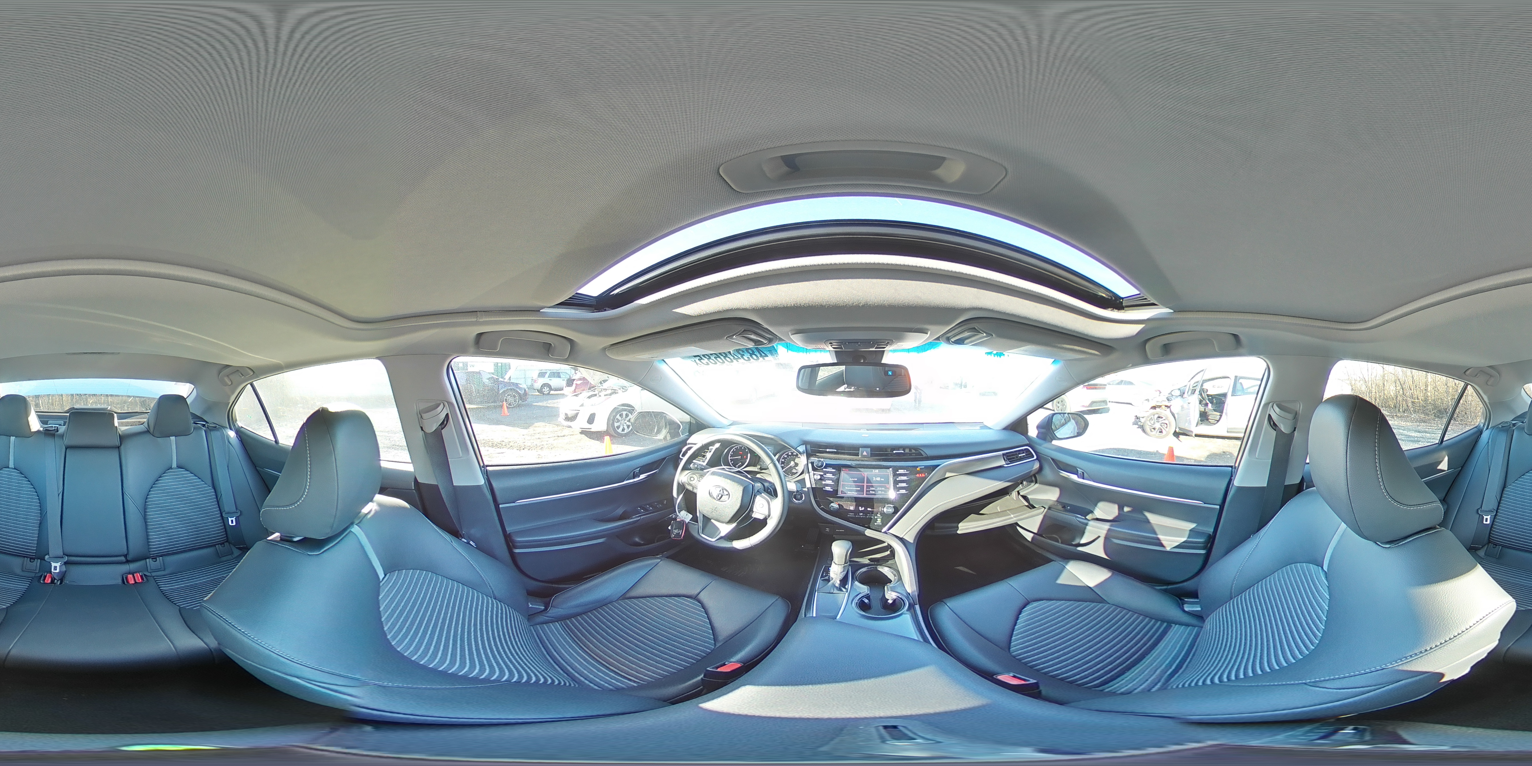 2018 Toyota Camry - Image 13