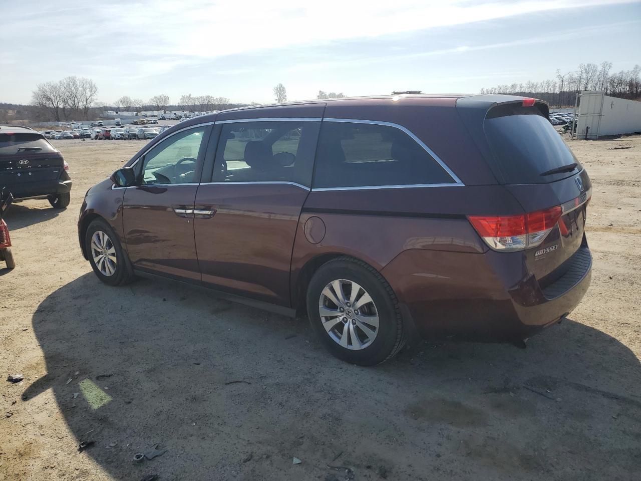 2015 Honda Odyssey - Image 2