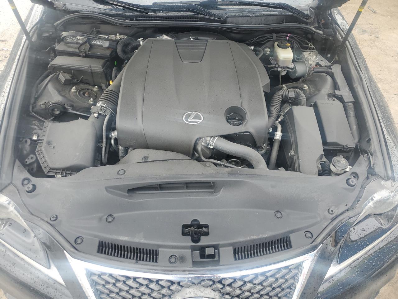 2015 Lexus IS - Image 13