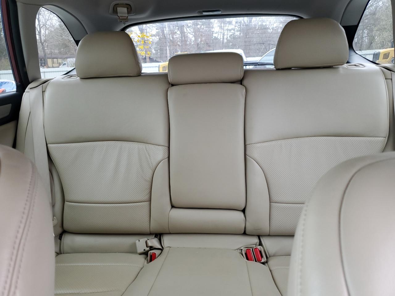 2015 Subaru Legacy - Image 10