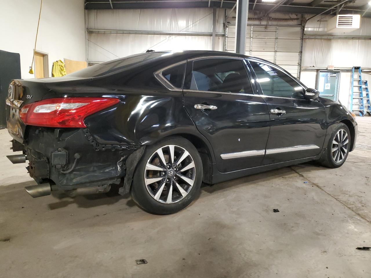 2016 Nissan Altima - Image 3