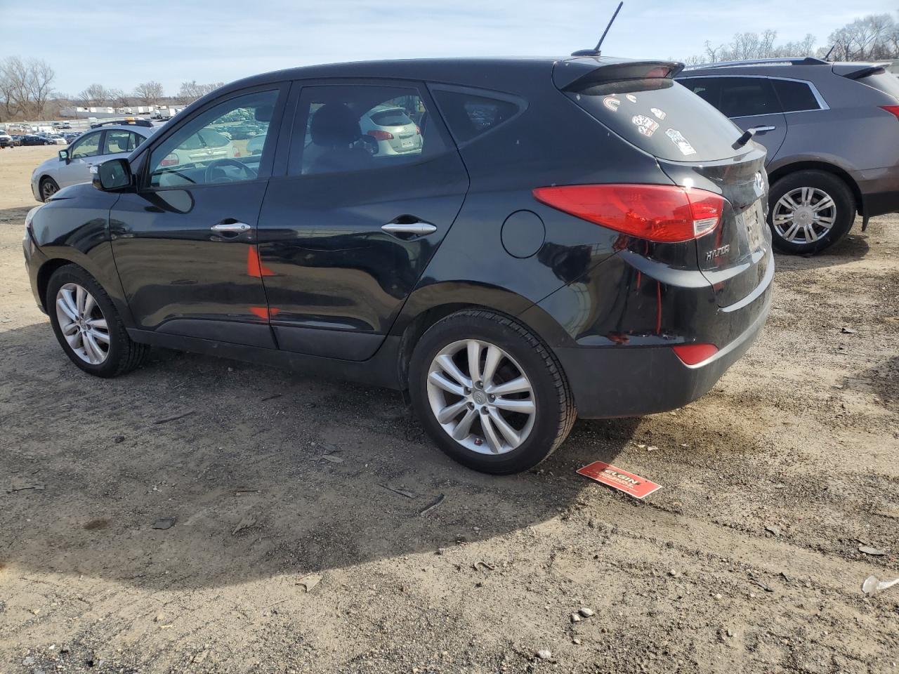 2011 Hyundai Tucson - Image 2