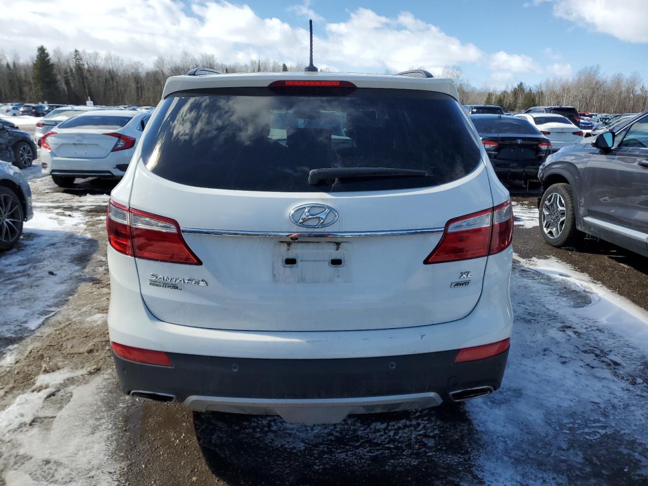 2016 Hyundai Santa Fe - Image 6