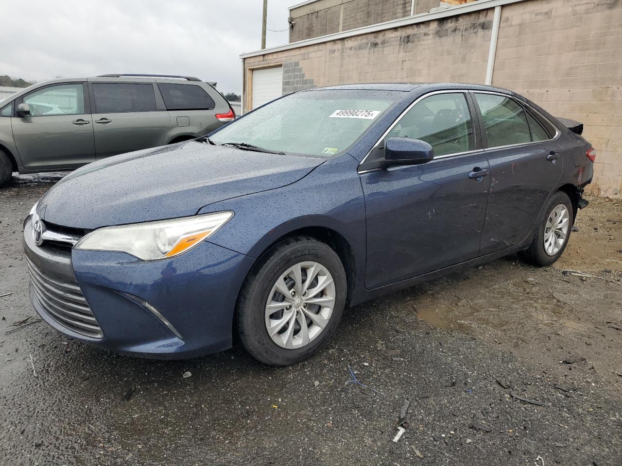 2015 Toyota Camry Le for Sale in Fredericksburg, VA - Rear End