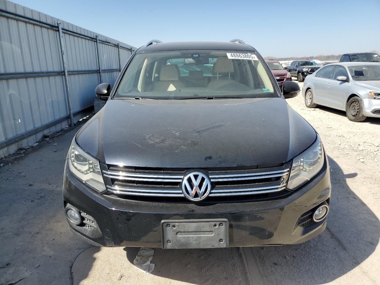 2017 Volkswagen Tiguan - Image 5