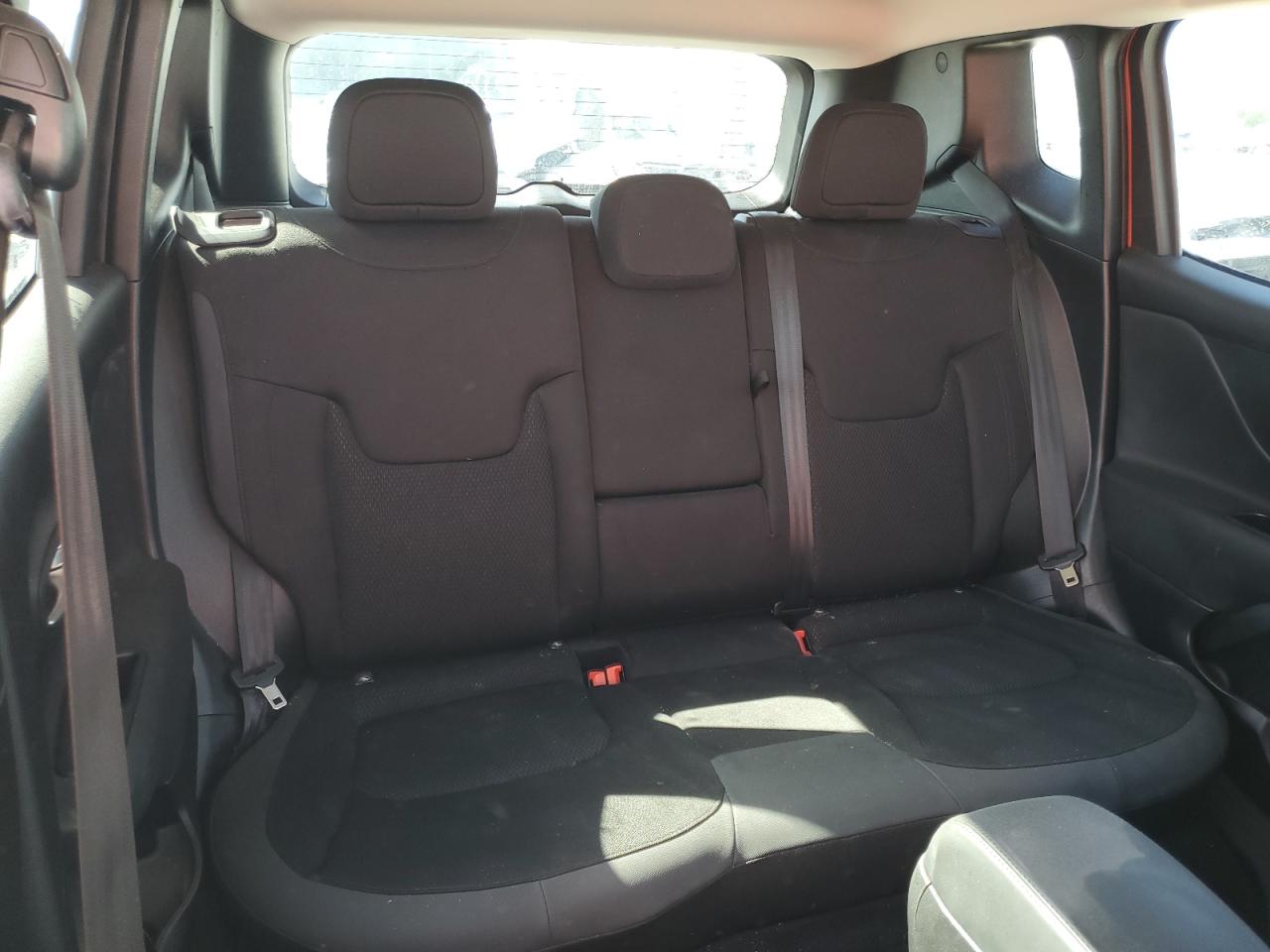 2018 Jeep Renegade - Image 10