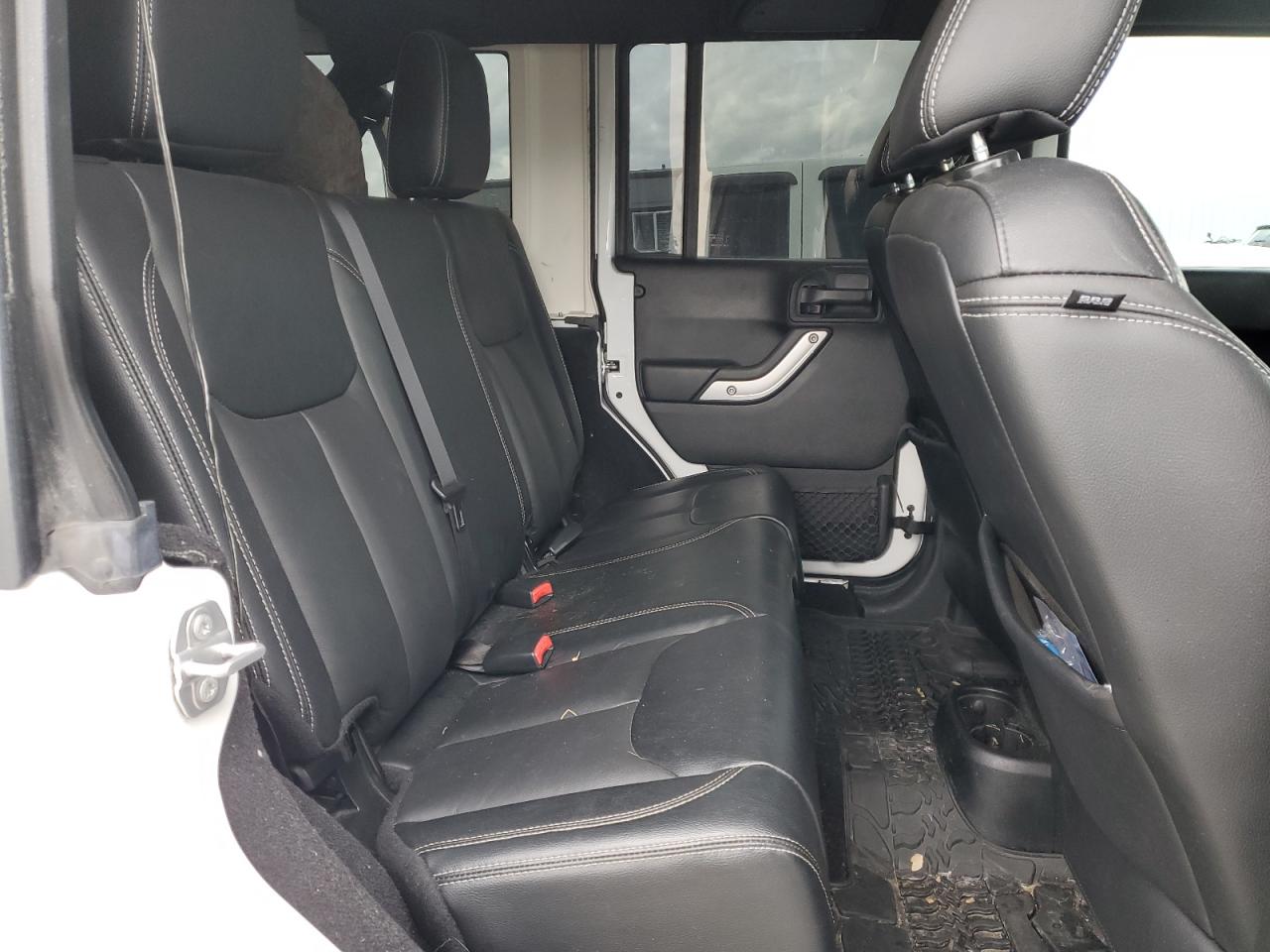 2018 Jeep Wrangler - Image 11