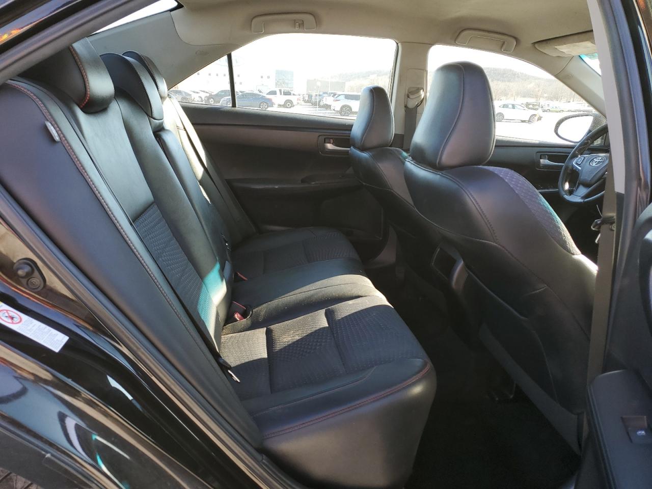 2015 Toyota Camry - Image 10