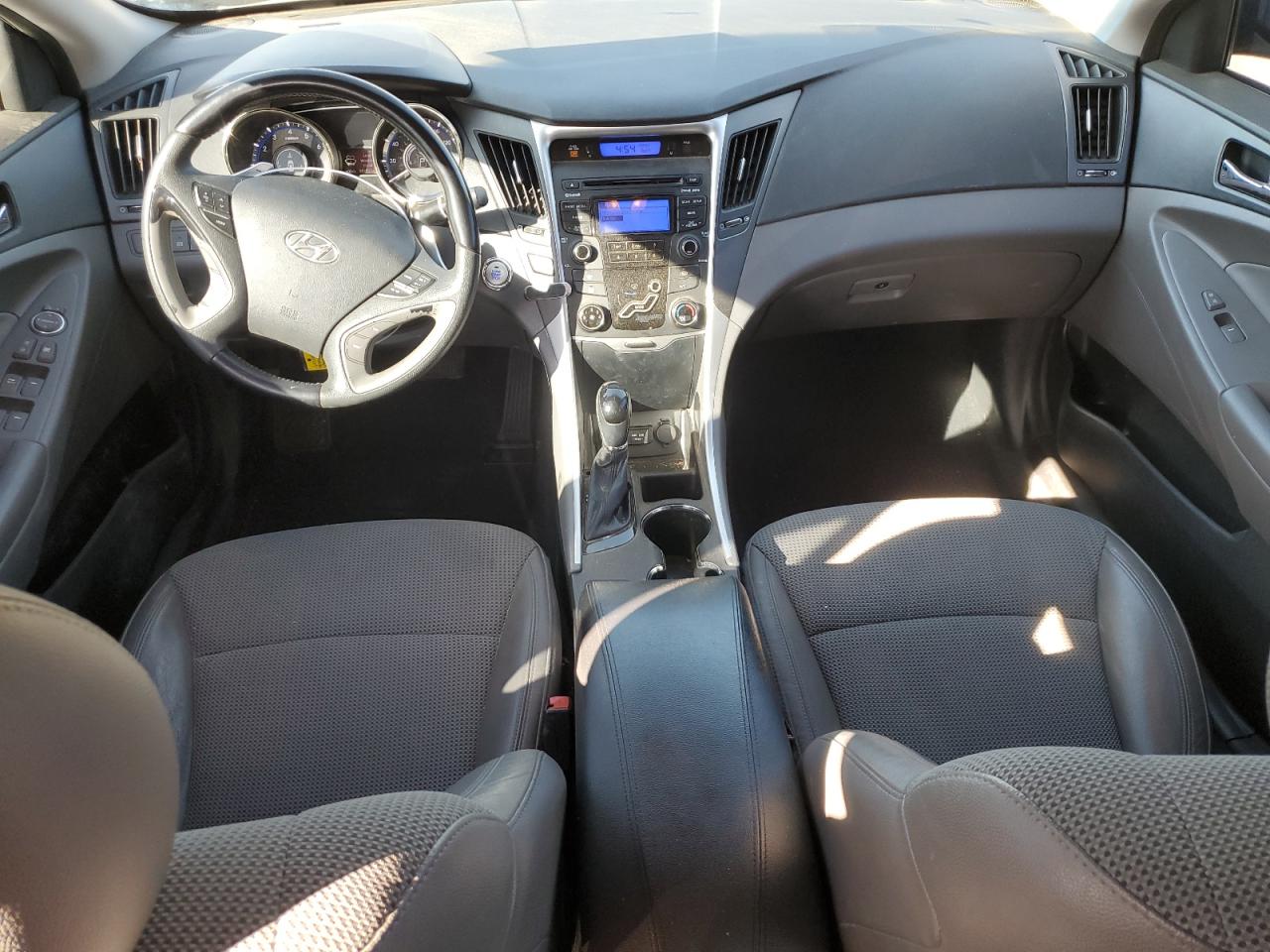 2013 Hyundai Sonata - Image 8