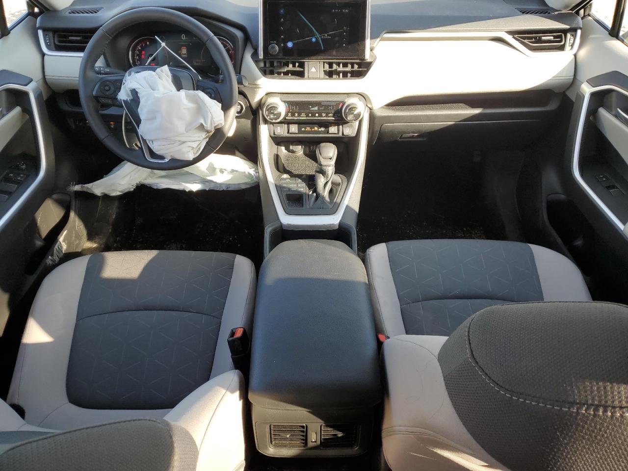 2023 Toyota RAV 4 - Image 8