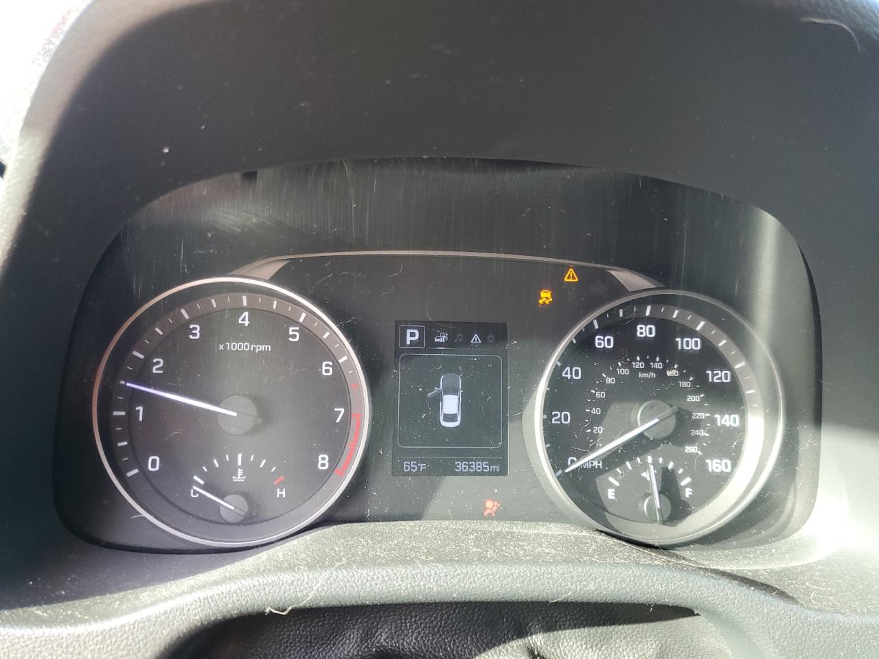 2018 Hyundai Elantra - Image 9