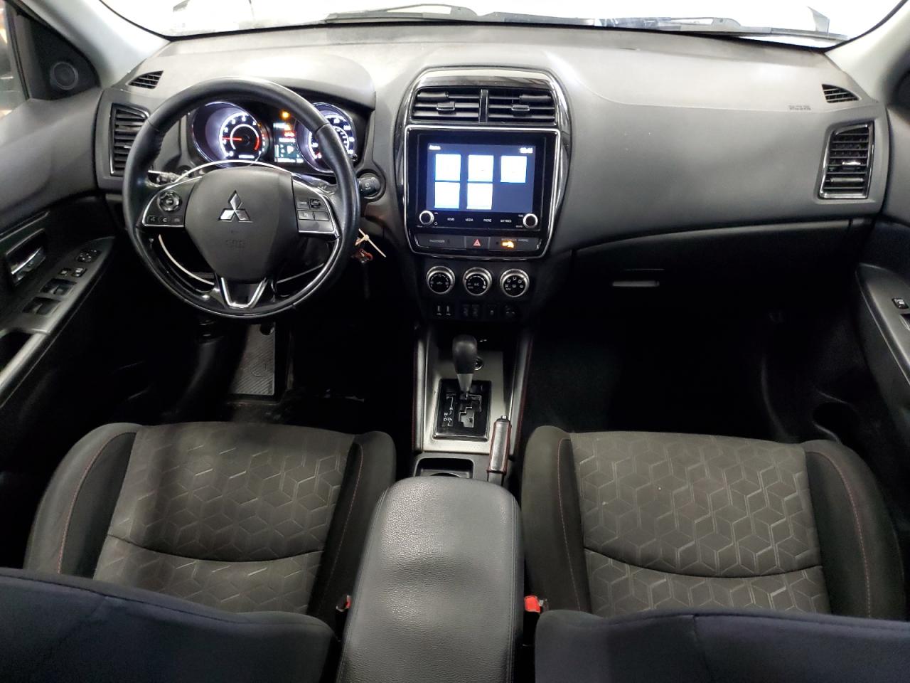 2021 Mitsubishi Outlander - Image 8