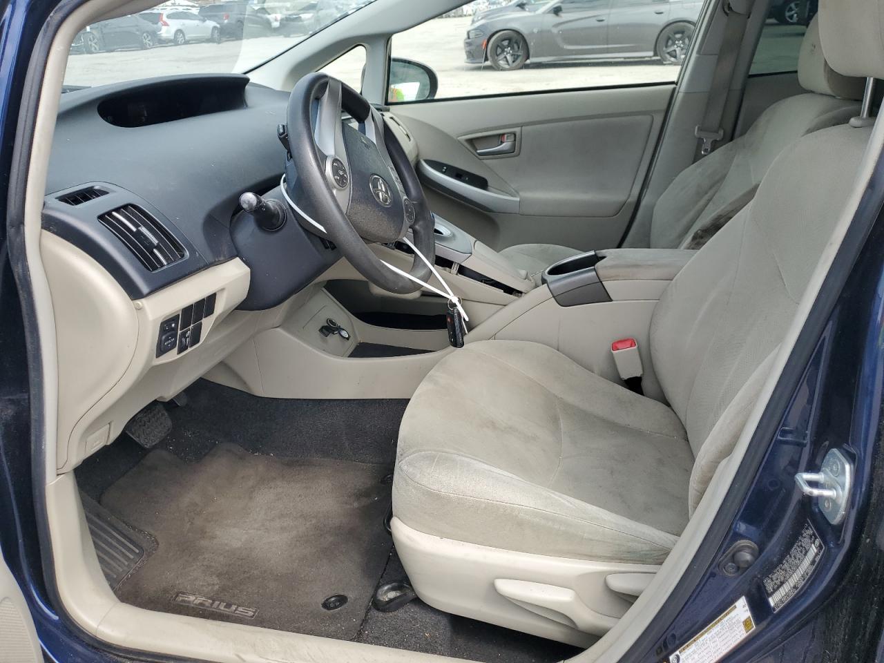 2013 Toyota Prius - Image 7