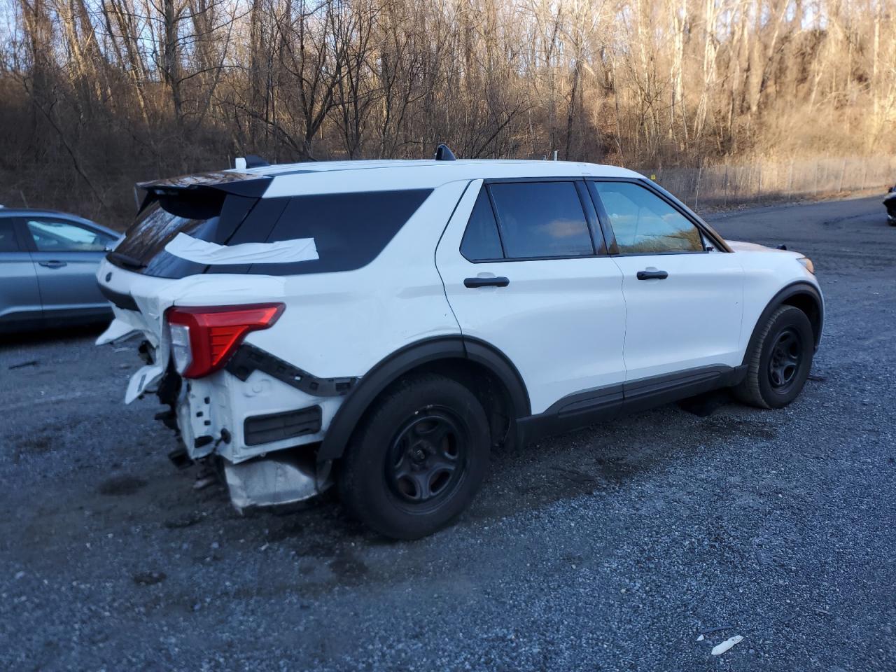 2022 Ford Explorer - Image 3
