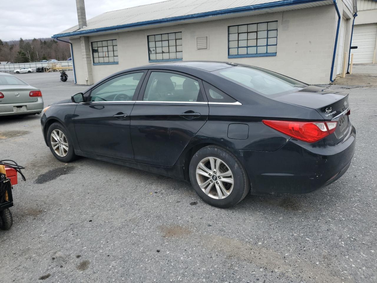 2013 Hyundai Sonata - Image 2