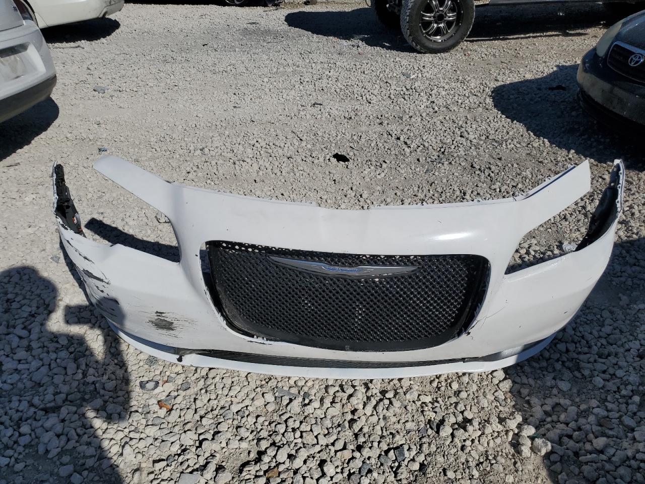 2021 Chrysler 300 - Image 12
