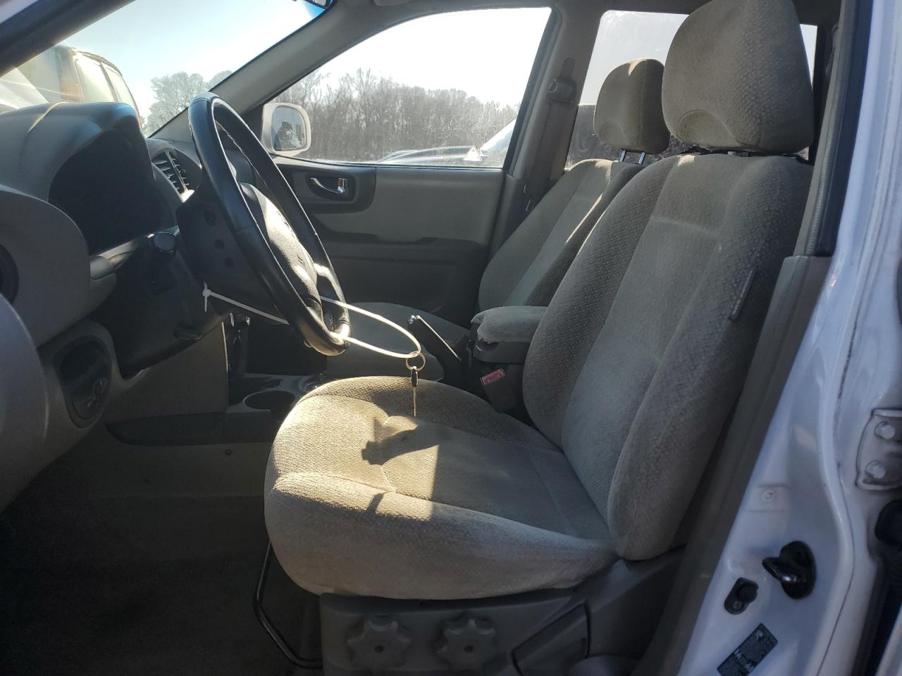 2005 Hyundai Santa Fe - Image 7