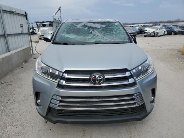  TOYOTA HIGHLANDER 2017 Srebrny