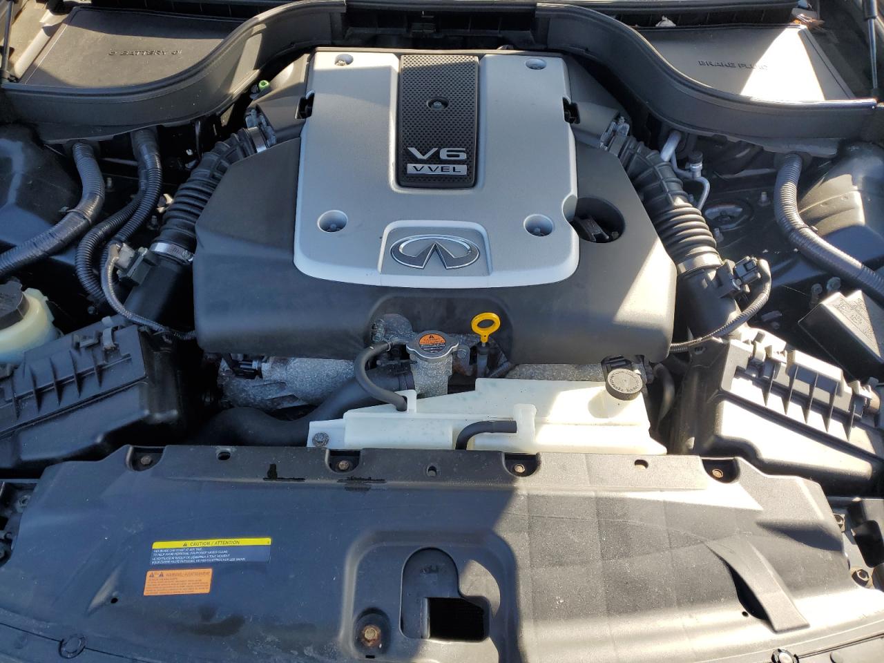 2015 Infiniti Q40 - Image 11