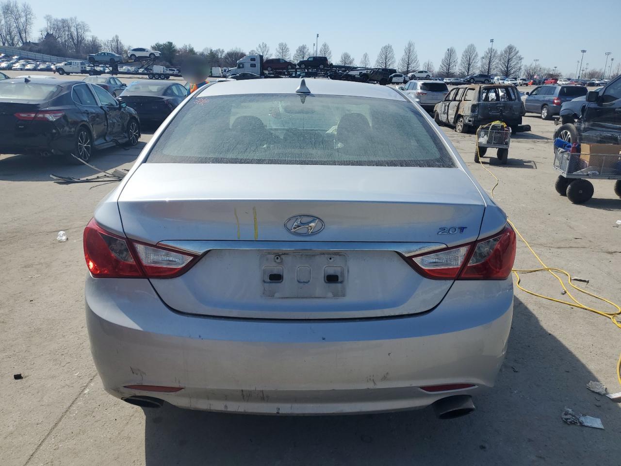 2011 Hyundai Sonata - Image 6