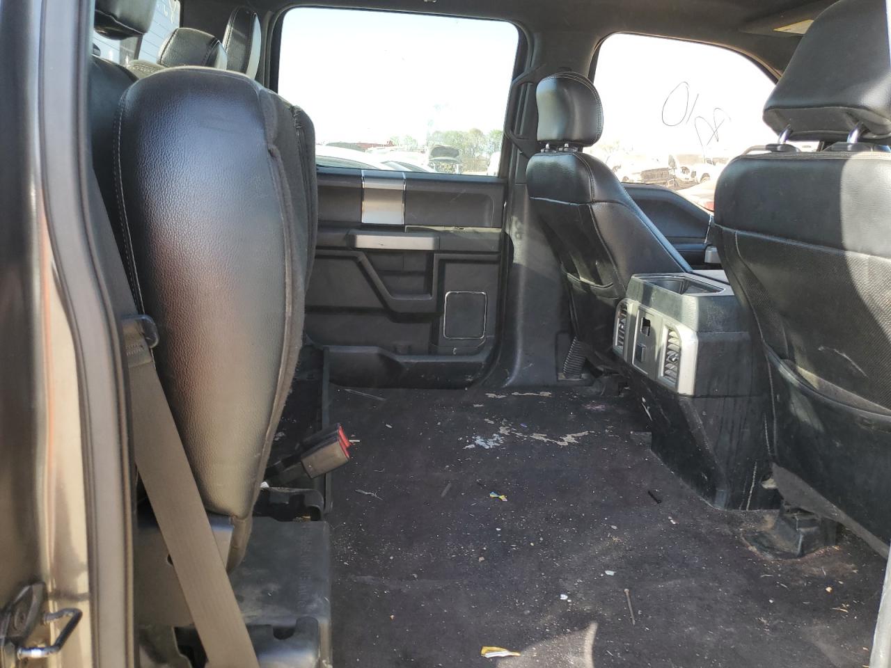 2015 Ford F-150 - Image 10