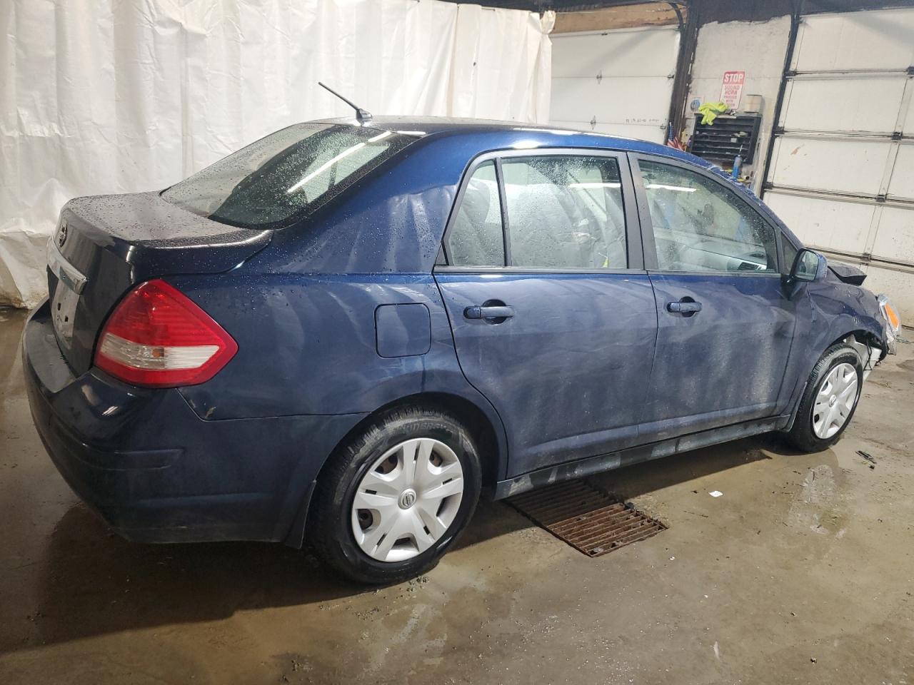 2011 Nissan Versa - Image 3