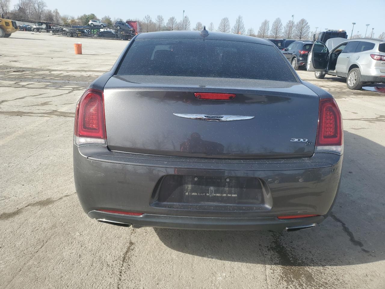 2016 Chrysler 300 - Image 6