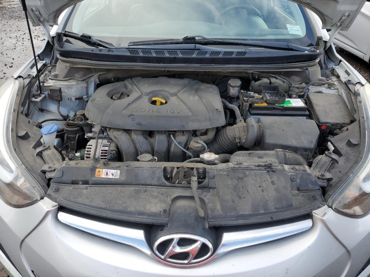 2016 Hyundai Elantra - Image 11