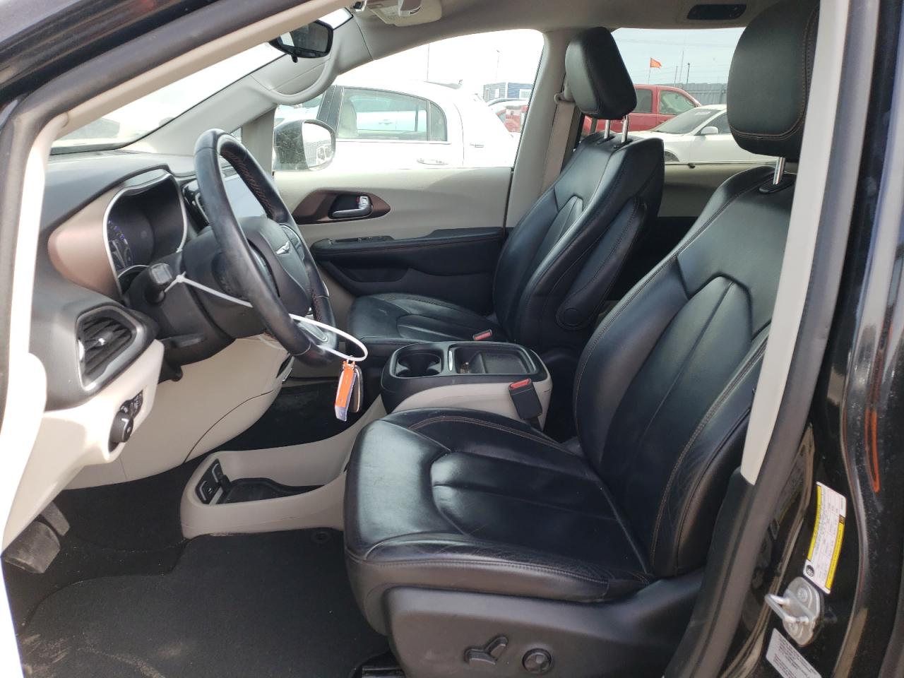 2017 Chrysler Pacifica - Image 7