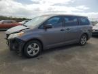 2015 Toyota Sienna  იყიდება Kapolei-ში, HI - Front End
