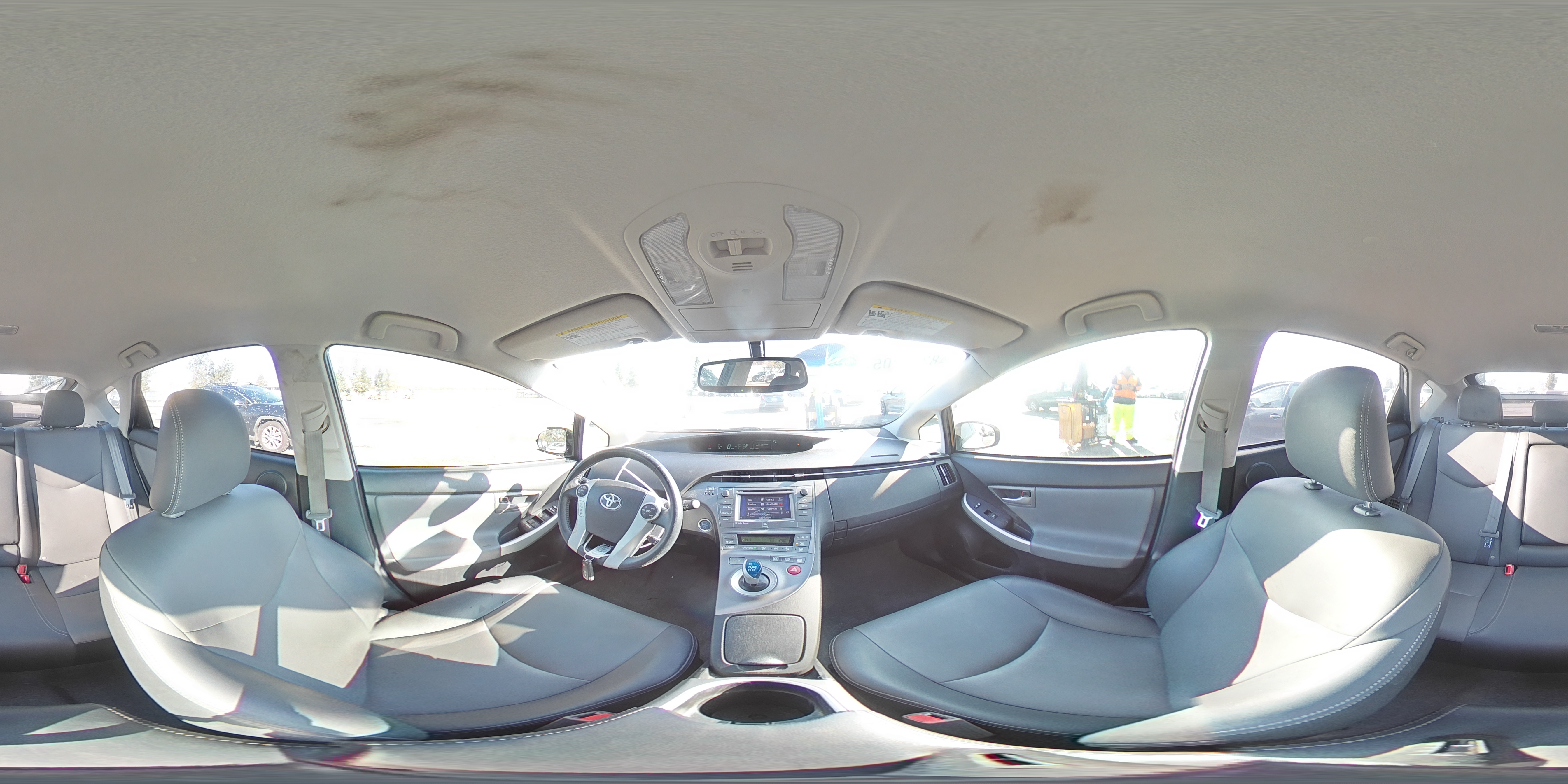 2014 Toyota Prius - Image 13