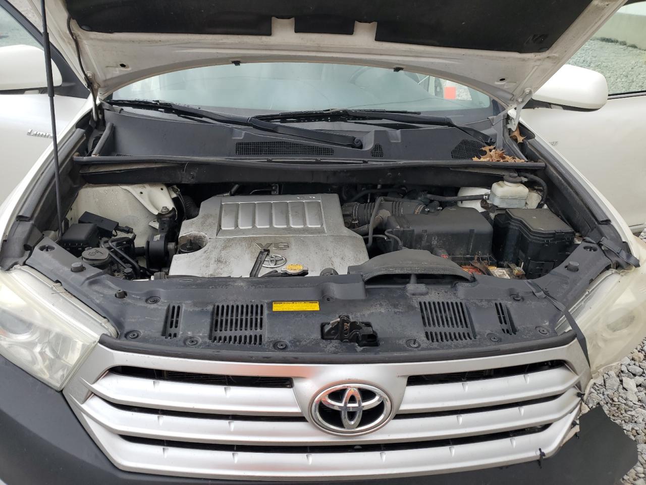 2012 Toyota Highlander - Image 12