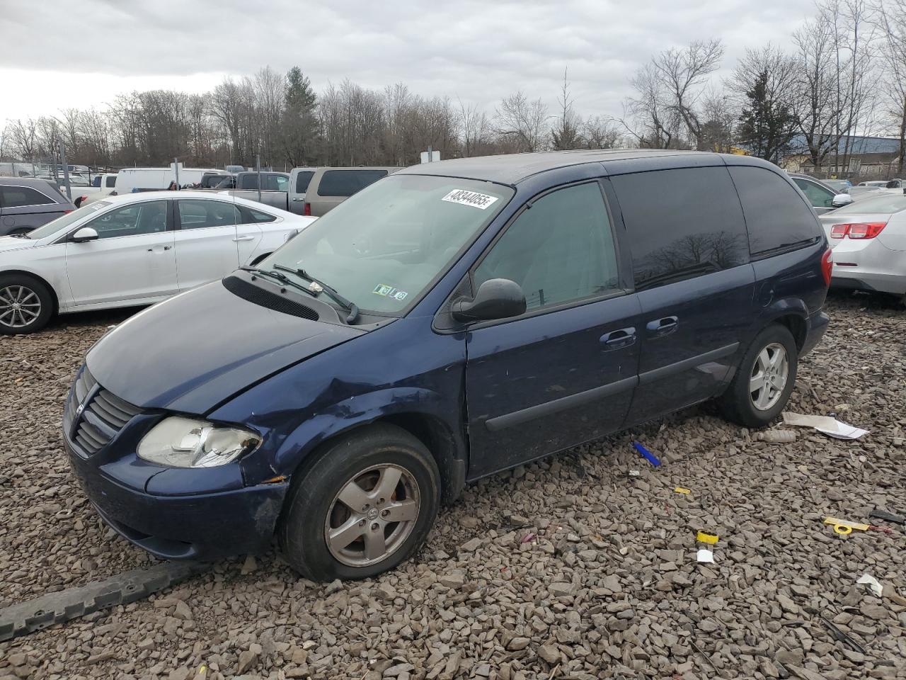 2005 Dodge Caravan - Image 1