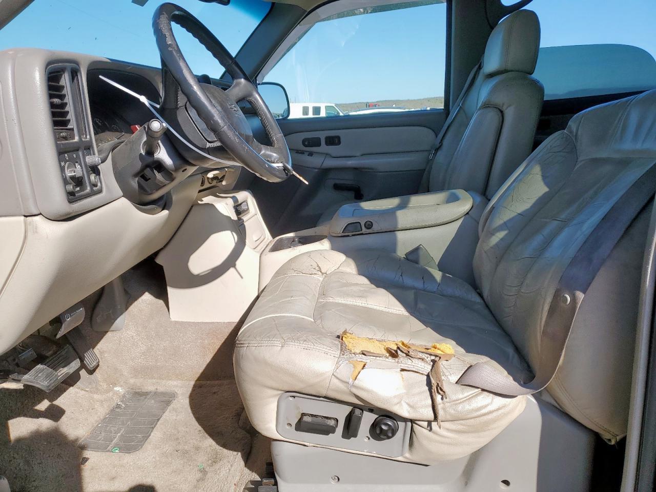 2001 Chevrolet Tahoe C1500 VIN: 1GNEC13T61R127753 Lot: 49728895