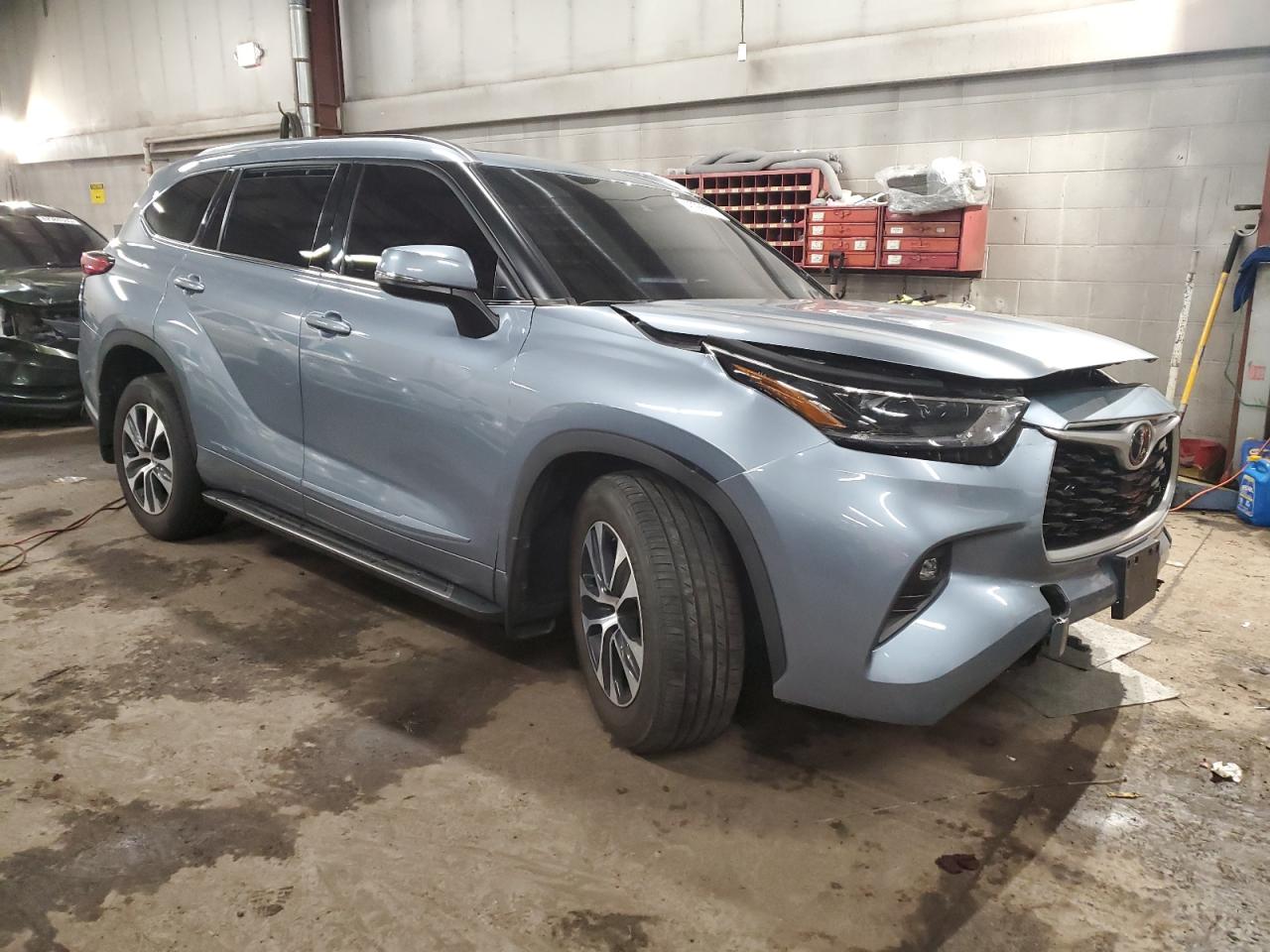 2021 Toyota Highlander - Image 4