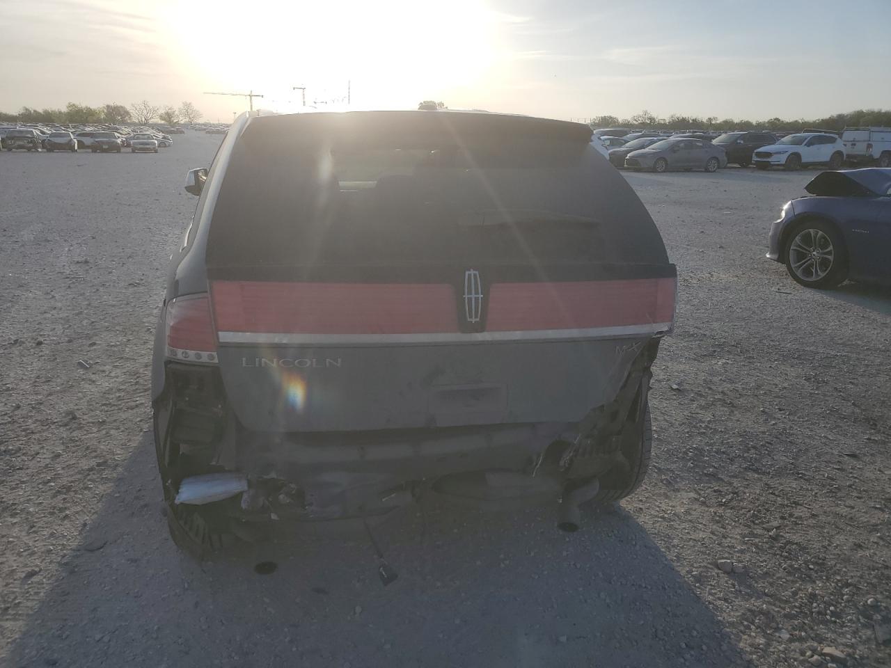 2010 Lincoln MKX - Image 6